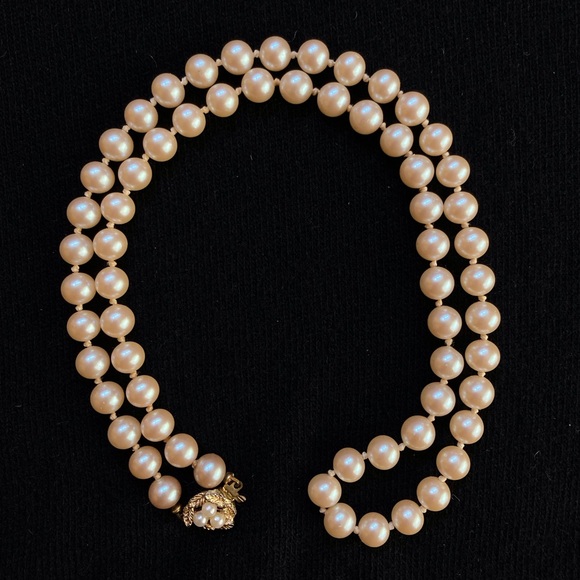 Vintage Single Strand, Glass Pearl Necklace - Picture 4 of 7